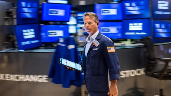 正规炒股配资 午盘：美股小幅上扬 标普指数有望录得三连涨